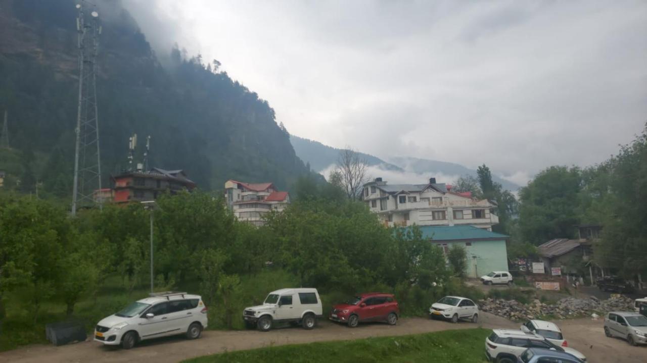 Hotel Seraj International Manāli Dış mekan fotoğraf