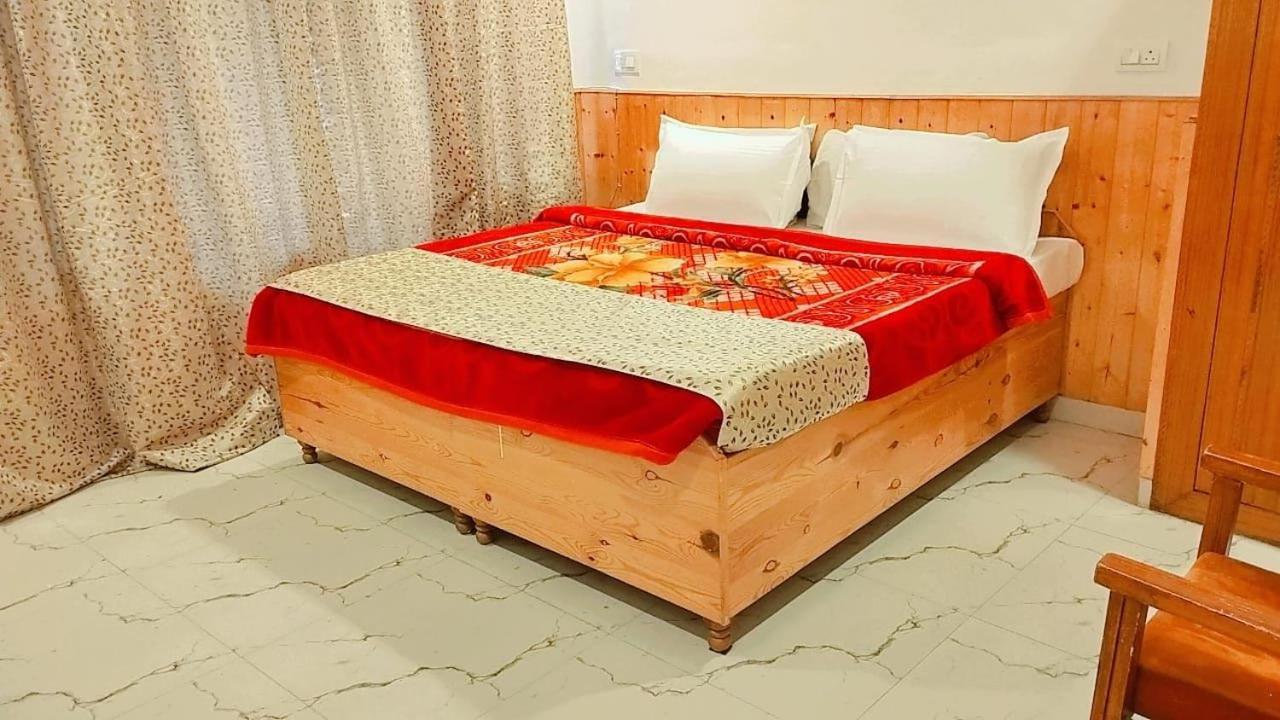 Hotel Seraj International Manāli Dış mekan fotoğraf