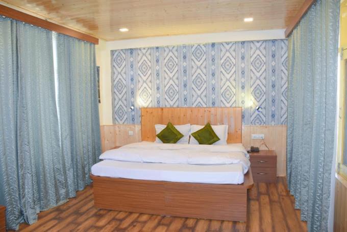 Hotel Seraj International Manāli Dış mekan fotoğraf