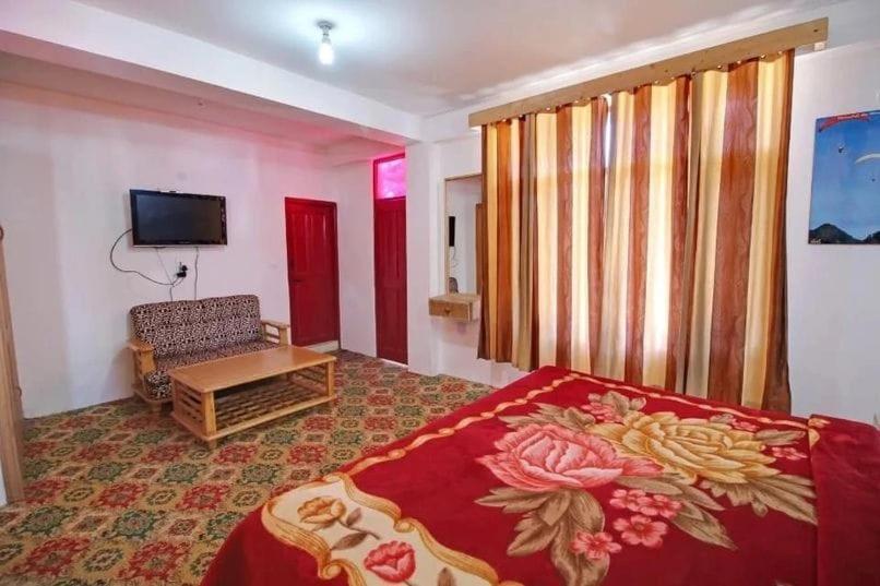 Hotel Seraj International Manāli Dış mekan fotoğraf