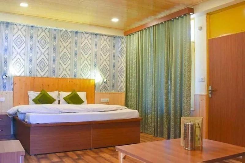 Hotel Seraj International Manāli Dış mekan fotoğraf